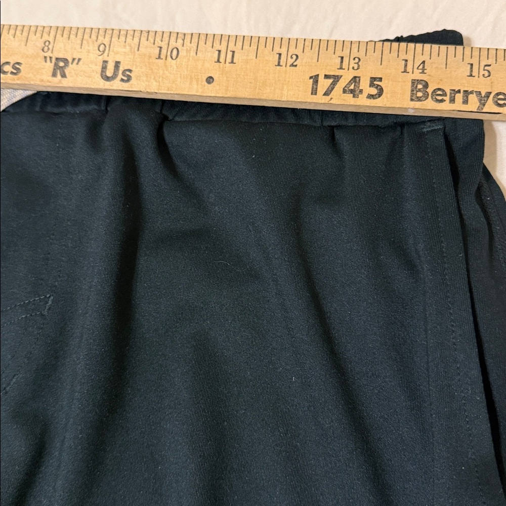 Vuori  Men’s Dark Green Joggers with White Logo - Picture 7 of 9